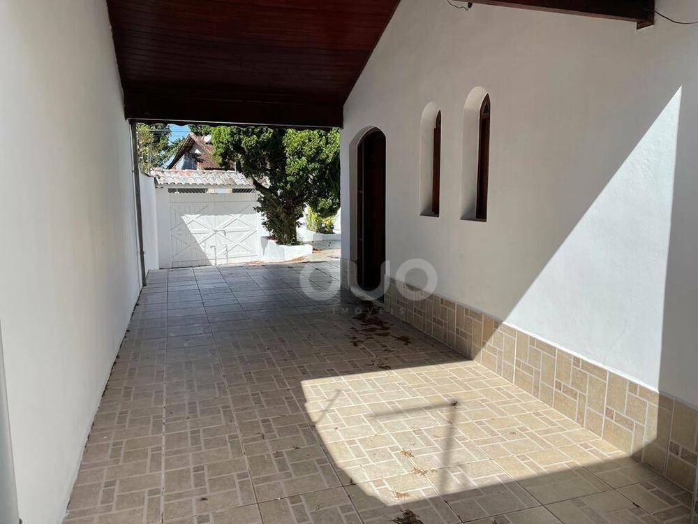 Casa à venda com 3 quartos, 256m² - Foto 2
