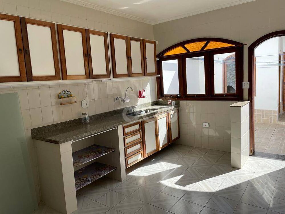Casa à venda com 3 quartos, 256m² - Foto 6