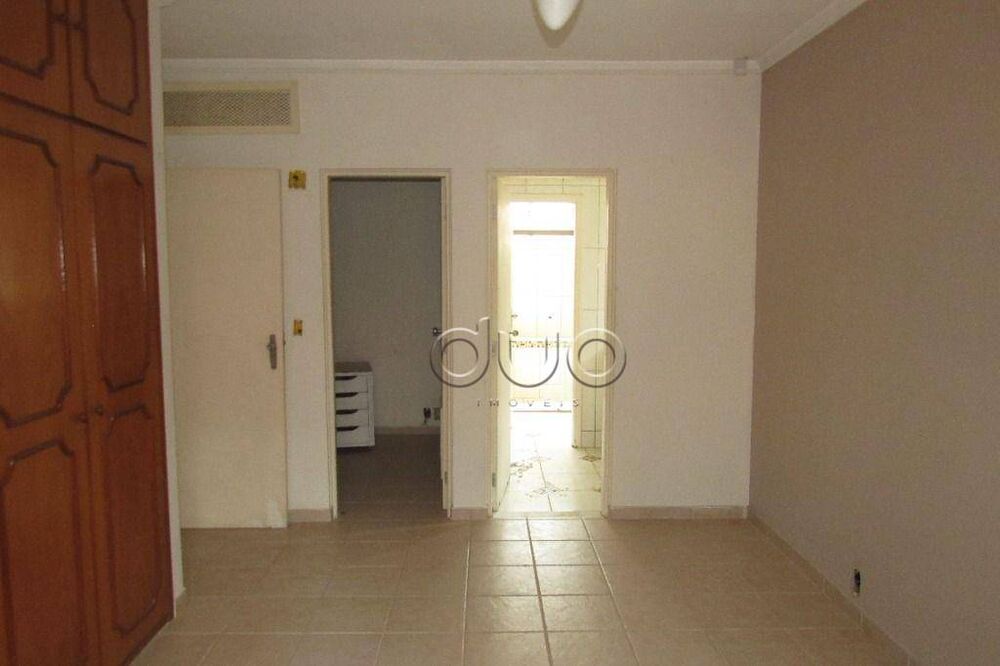 Casa para alugar com 3 quartos, 320m² - Foto 8