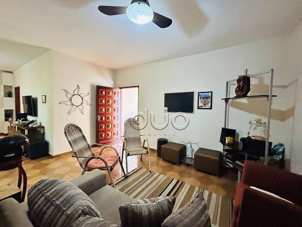 Casa, 3 quartos, 220 m² - Foto 1