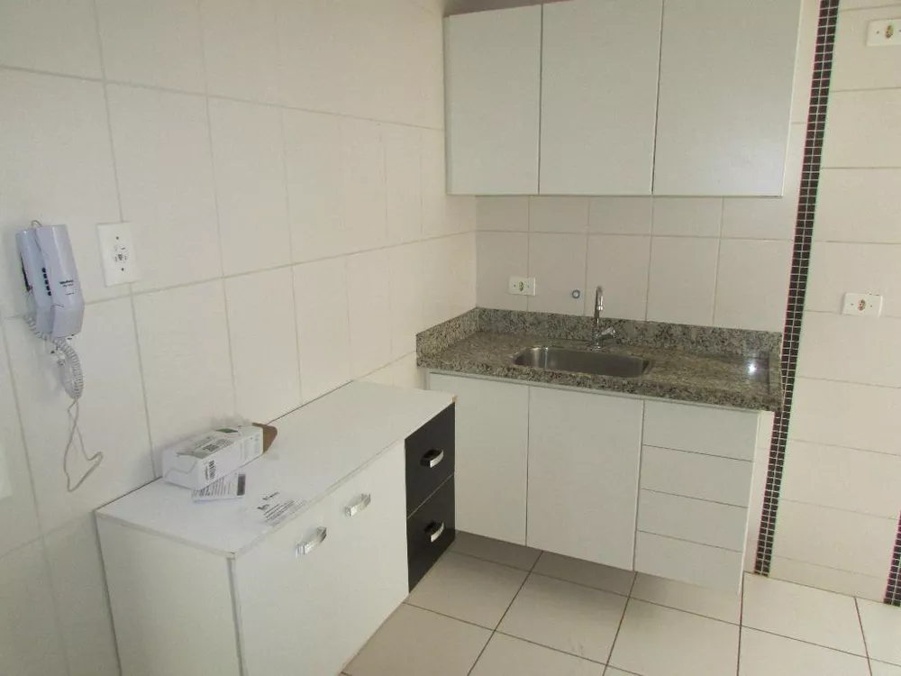 Apartamento à venda com 3 quartos, 74m² - Foto 3