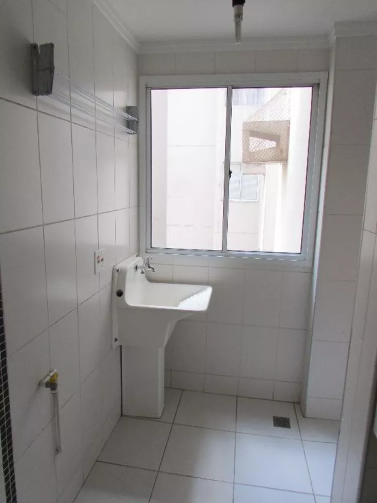 Apartamento à venda com 3 quartos, 74m² - Foto 4