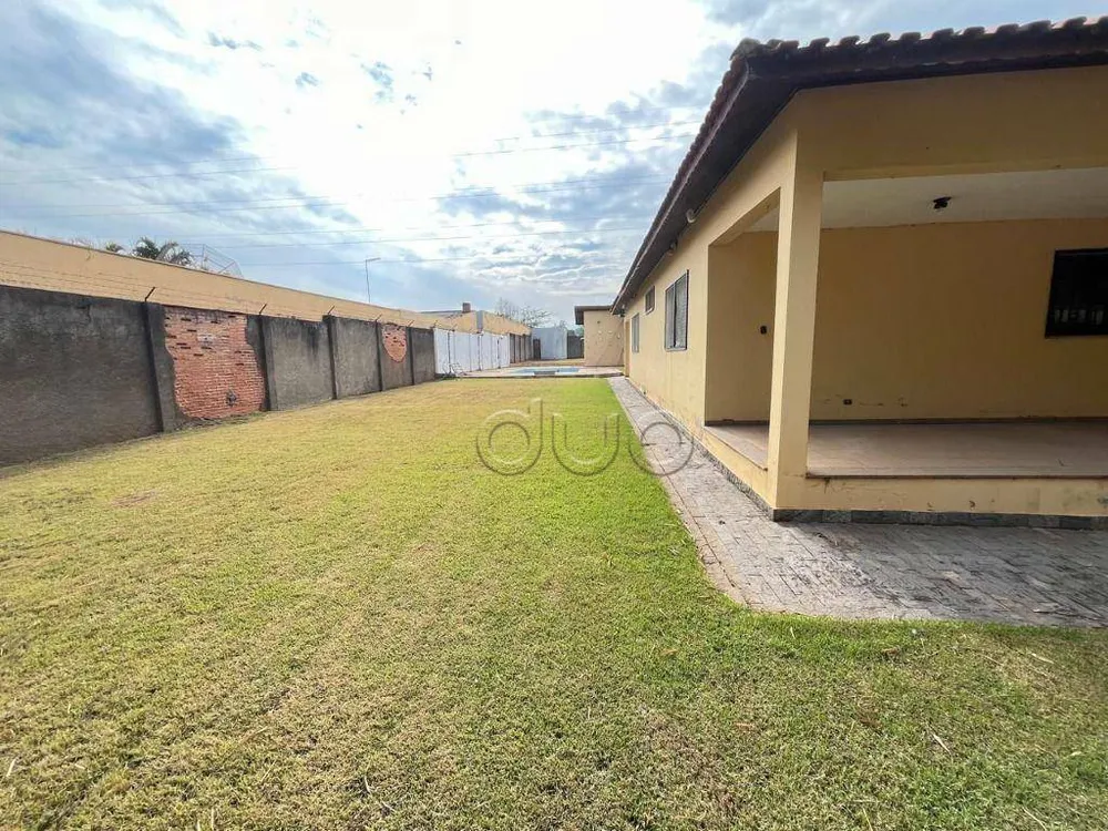 Chácara, 3 quartos, 1550 m² - Foto 1