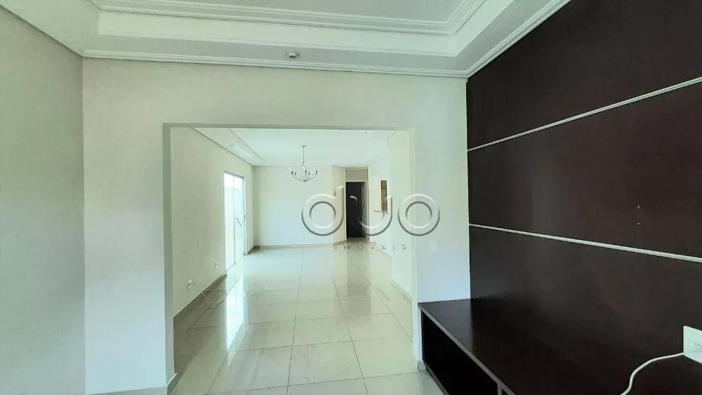 Casa de Condomínio à venda com 3 quartos, 230m² - Foto 4