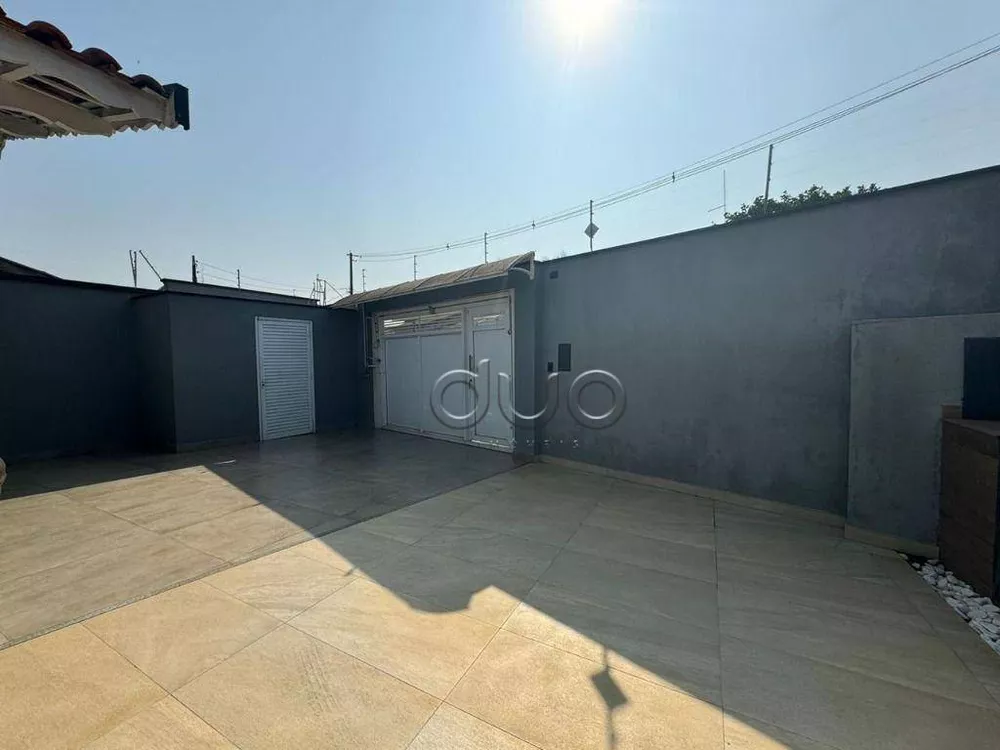 Casa à venda com 3 quartos, 250m² - Foto 2