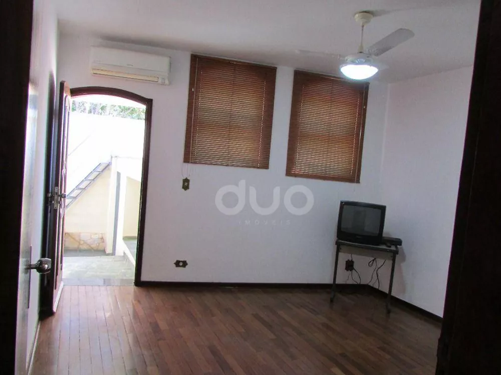 Casa à venda com 3 quartos, 315m² - Foto 2