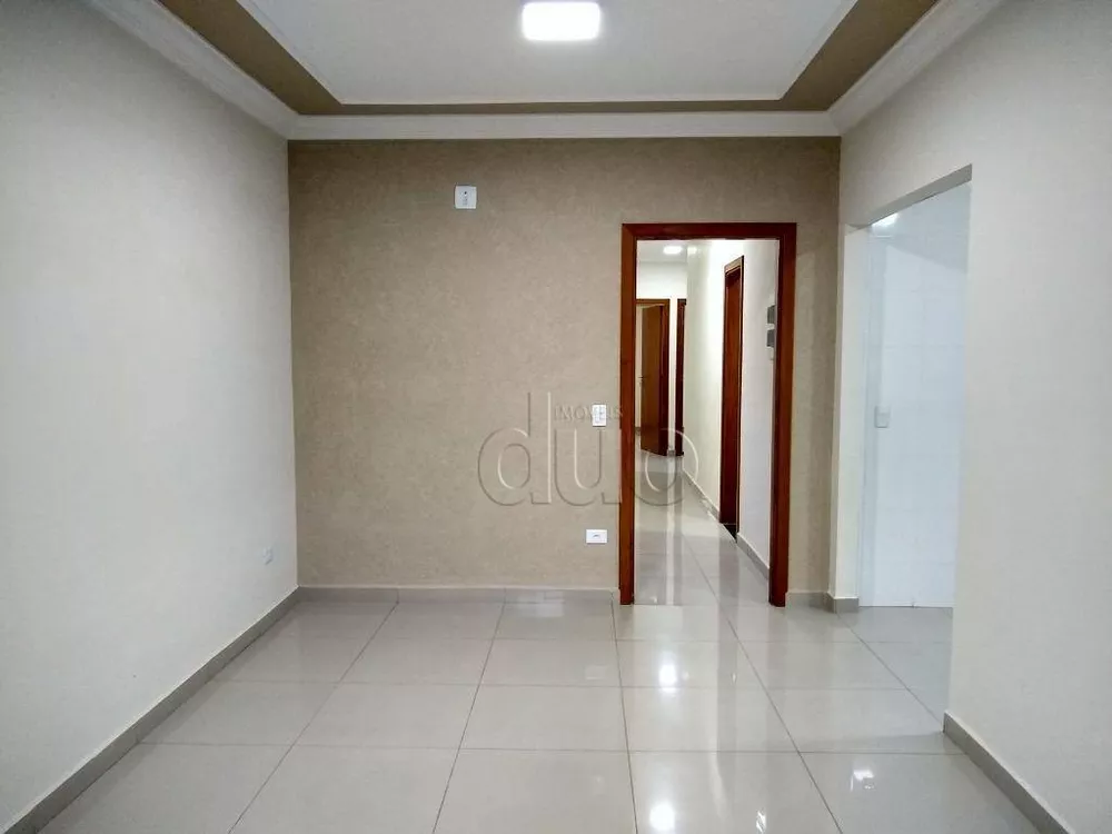 Casa à venda com 3 quartos, 126m² - Foto 1