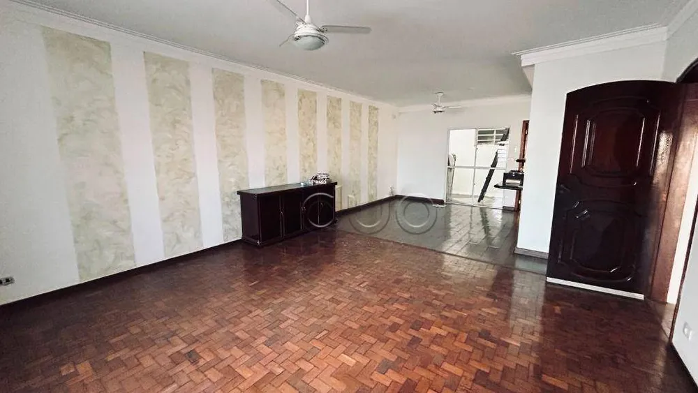 Casa, 3 quartos, 200 m² - Foto 1
