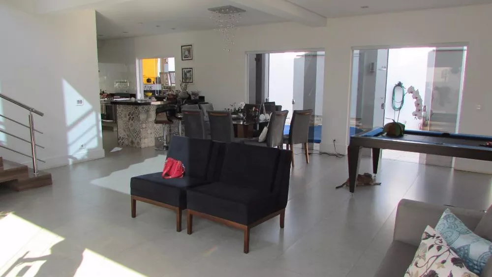 Casa de Condomínio à venda com 3 quartos, 312m² - Foto 3