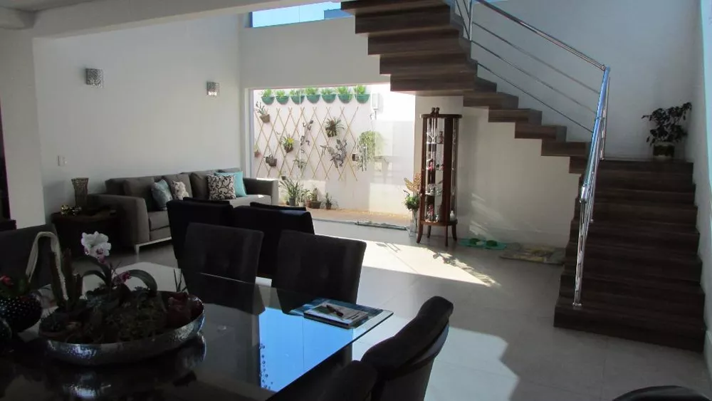 Casa de Condomínio à venda com 3 quartos, 312m² - Foto 1