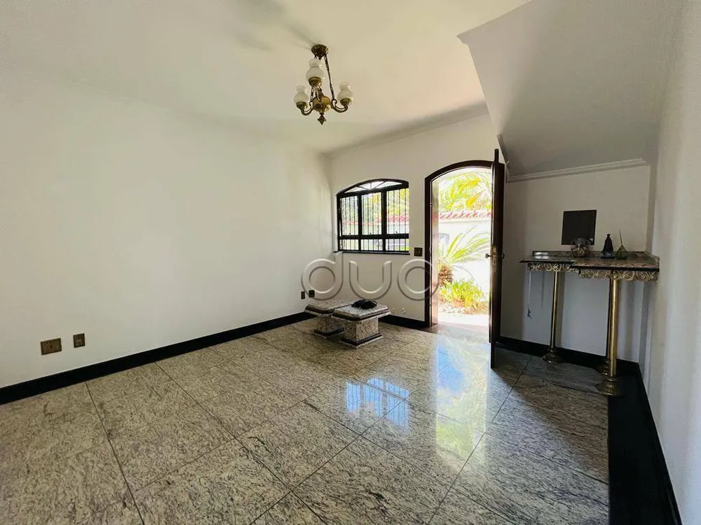Casa, 3 quartos, 244 m² - Foto 1