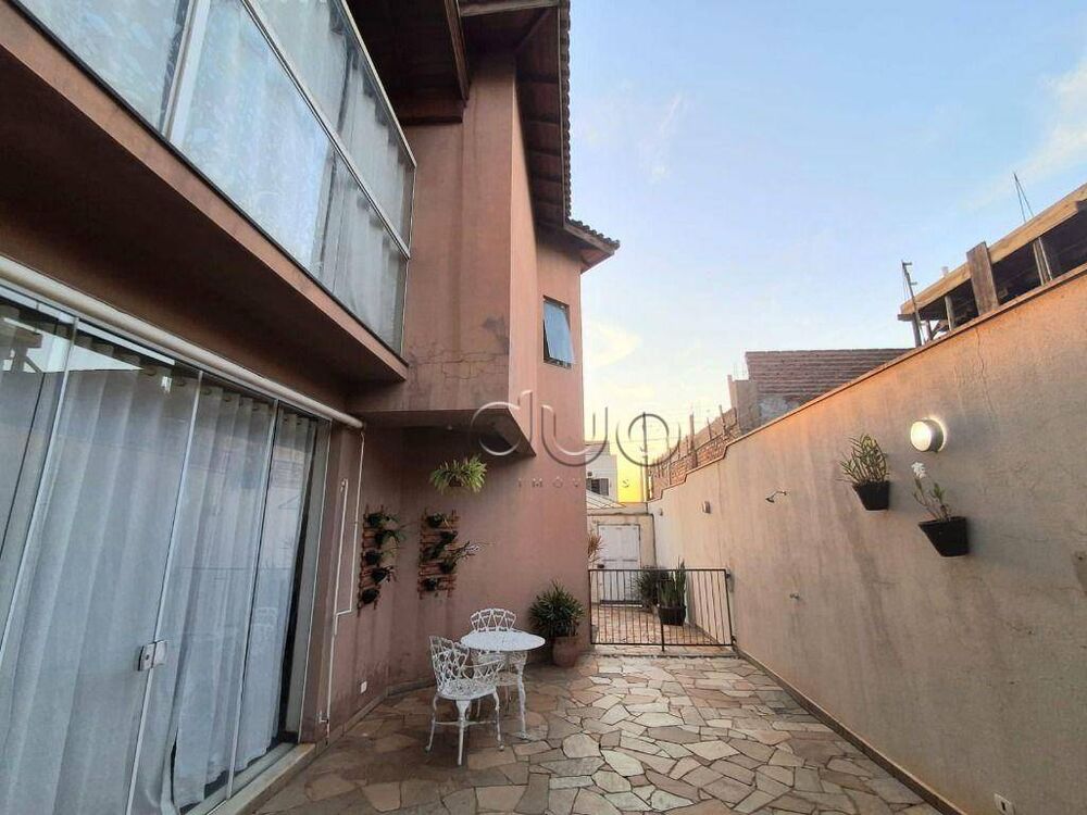 Casa à venda com 3 quartos, 251m² - Foto 5