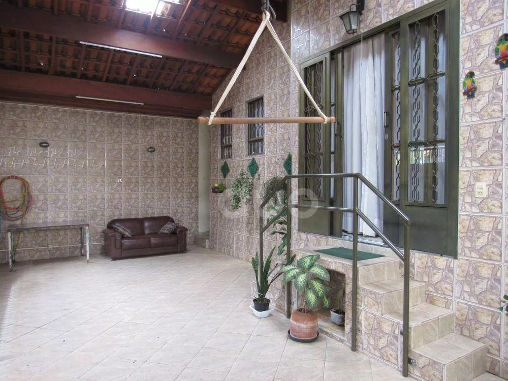 Casa à venda com 3 quartos, 140m² - Foto 3