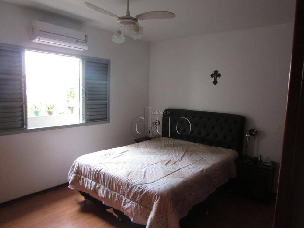 Casa, 4 quartos, 270 m² - Foto 1