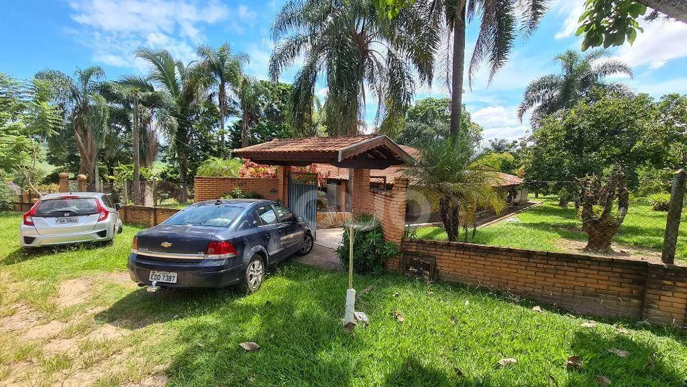 Chácara, 3 quartos, 4000 m² - Foto 1