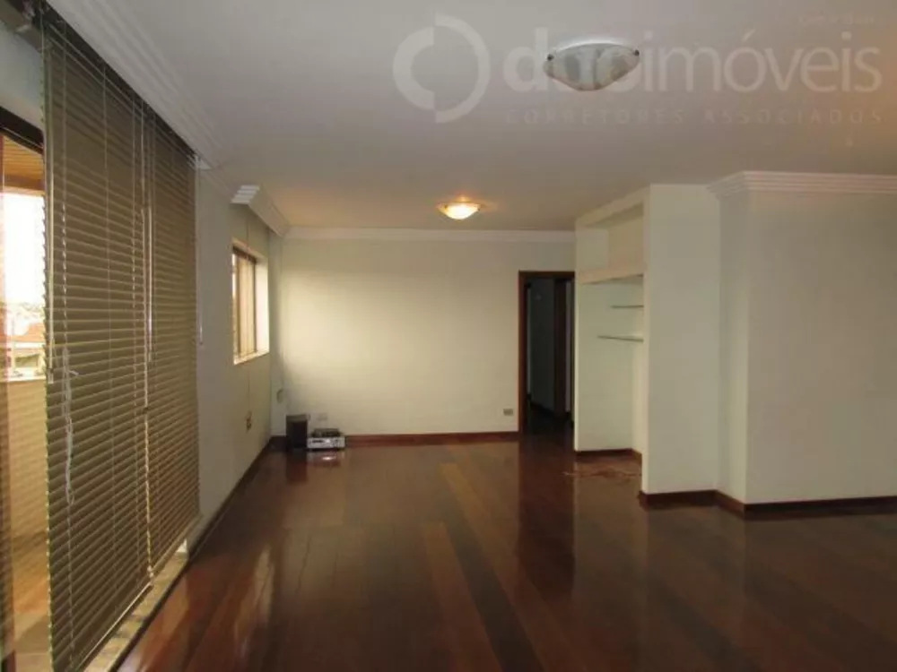 Apartamento à venda com 3 quartos, 171m² - Foto 2