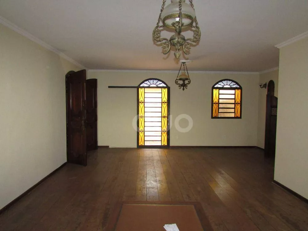 Casa à venda com 4 quartos, 340m² - Foto 2