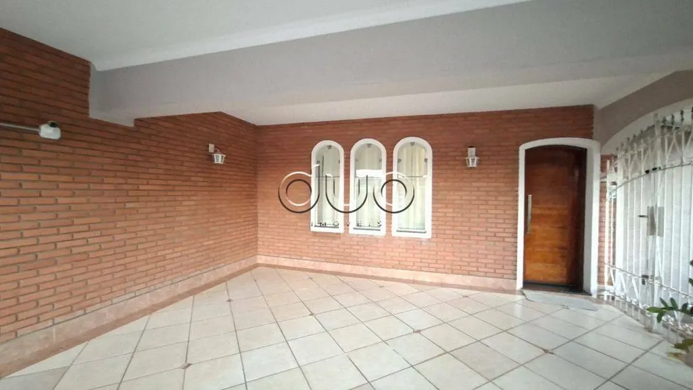 Casa, 3 quartos, 234 m² - Foto 1