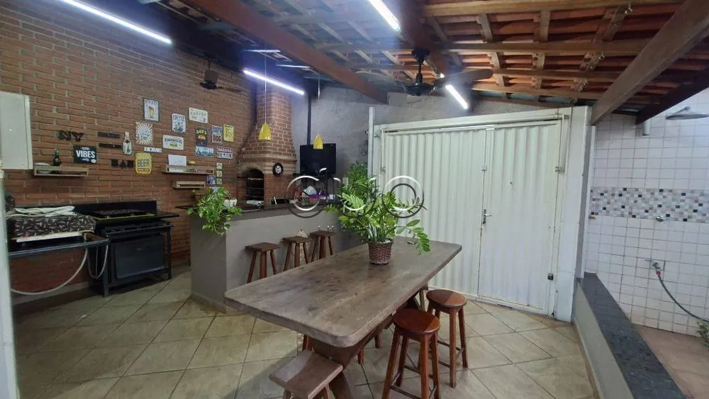 Casa, 3 quartos, 234 m² - Foto 8
