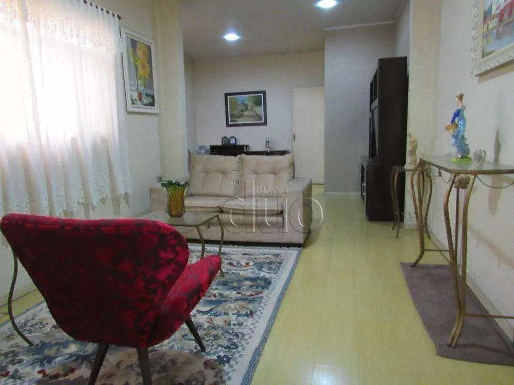 Casa à venda com 5 quartos, 250m² - Foto 1