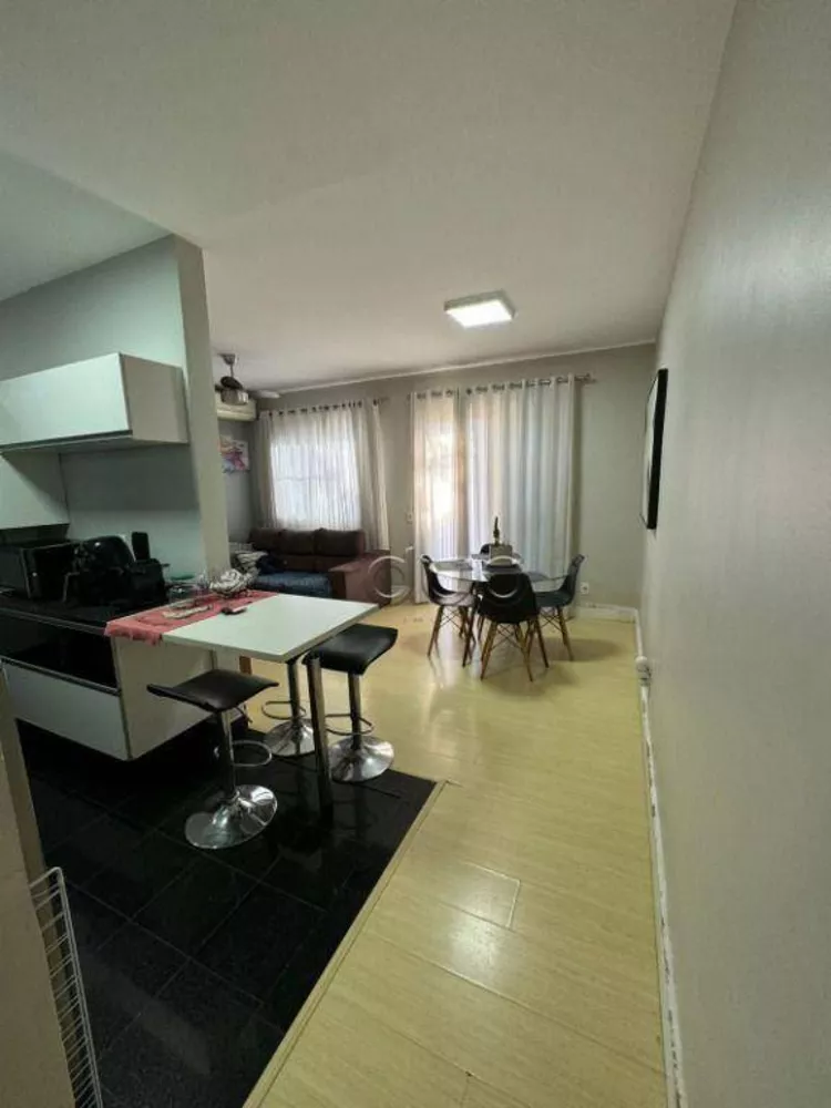 Apartamento à venda com 3 quartos, 75m² - Foto 4