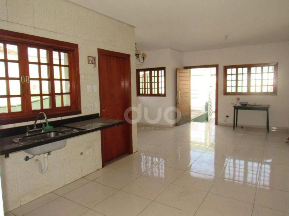 Casa à venda com 3 quartos, 178m² - Foto 1