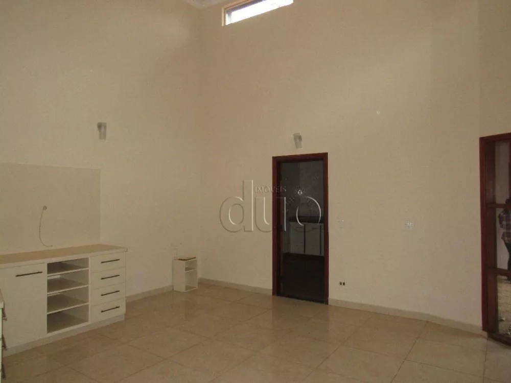 Casa à venda com 3 quartos, 230m² - Foto 2