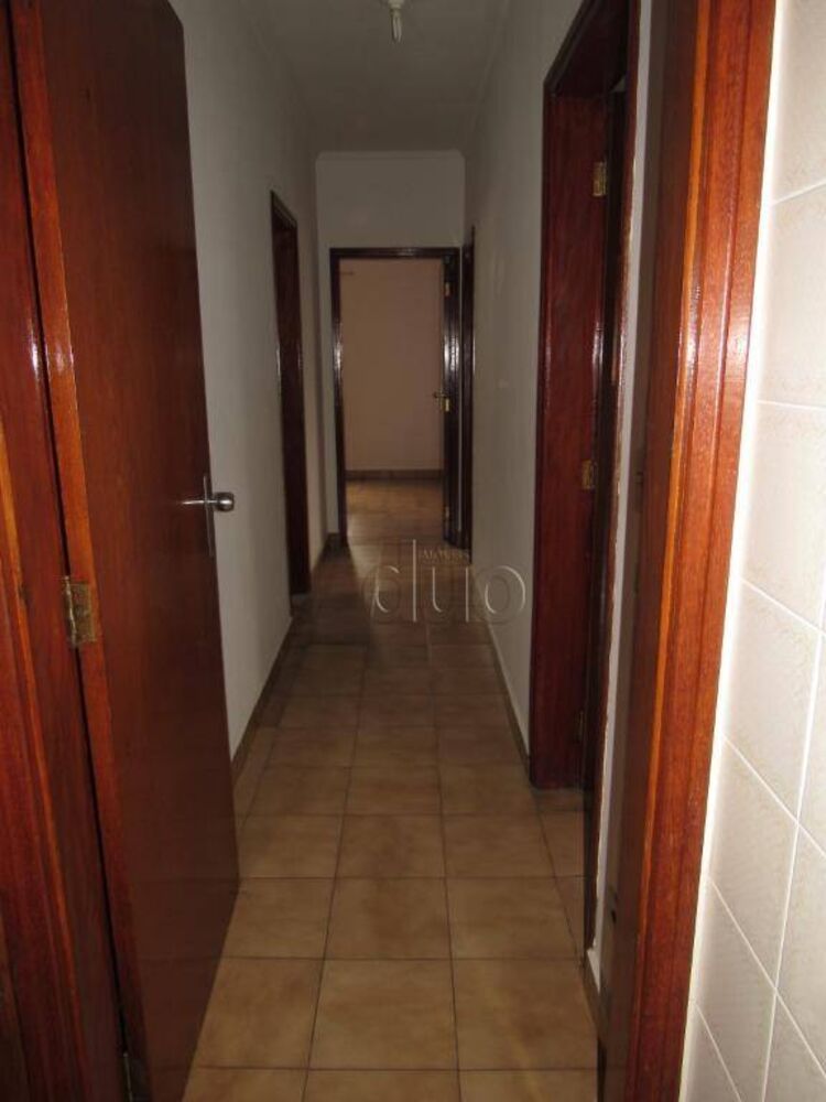 Casa à venda com 3 quartos, 180m² - Foto 2