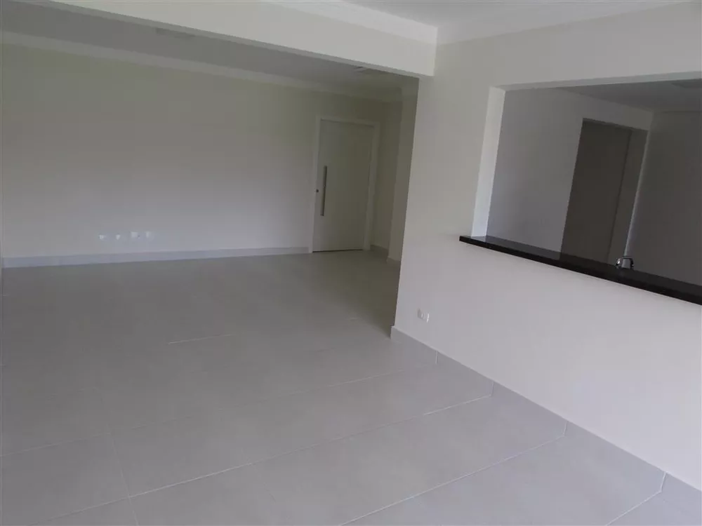 Apartamento à venda com 3 quartos, 144m² - Foto 3