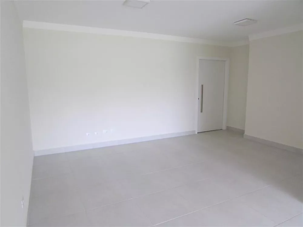 Apartamento à venda com 3 quartos, 144m² - Foto 2