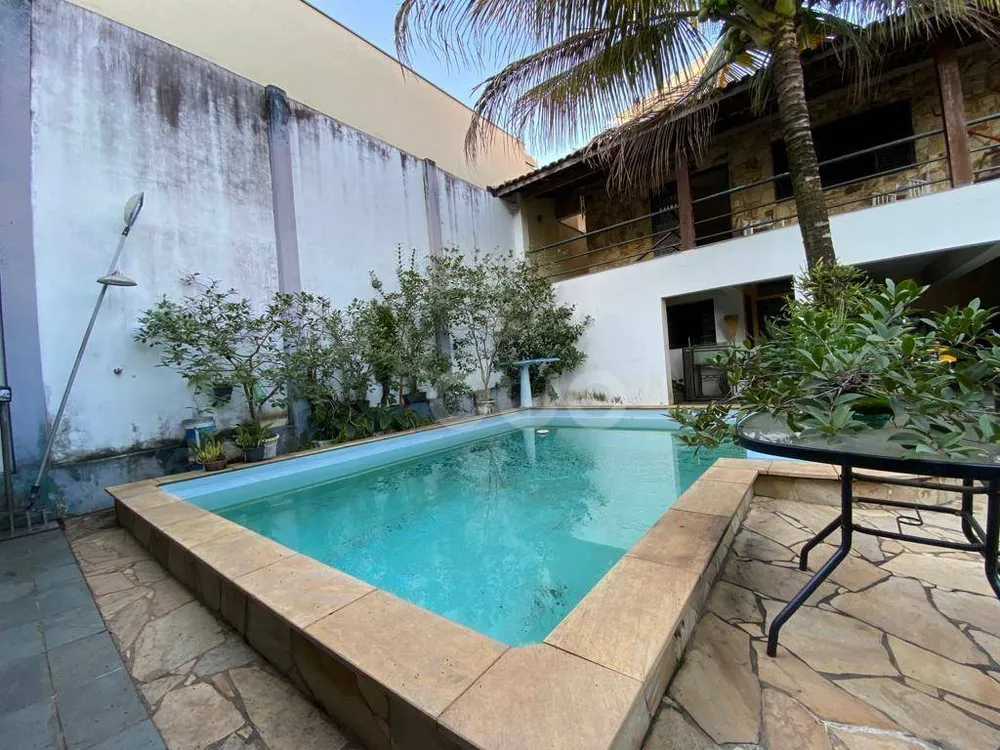 Casa, 3 quartos, 231 m² - Foto 1