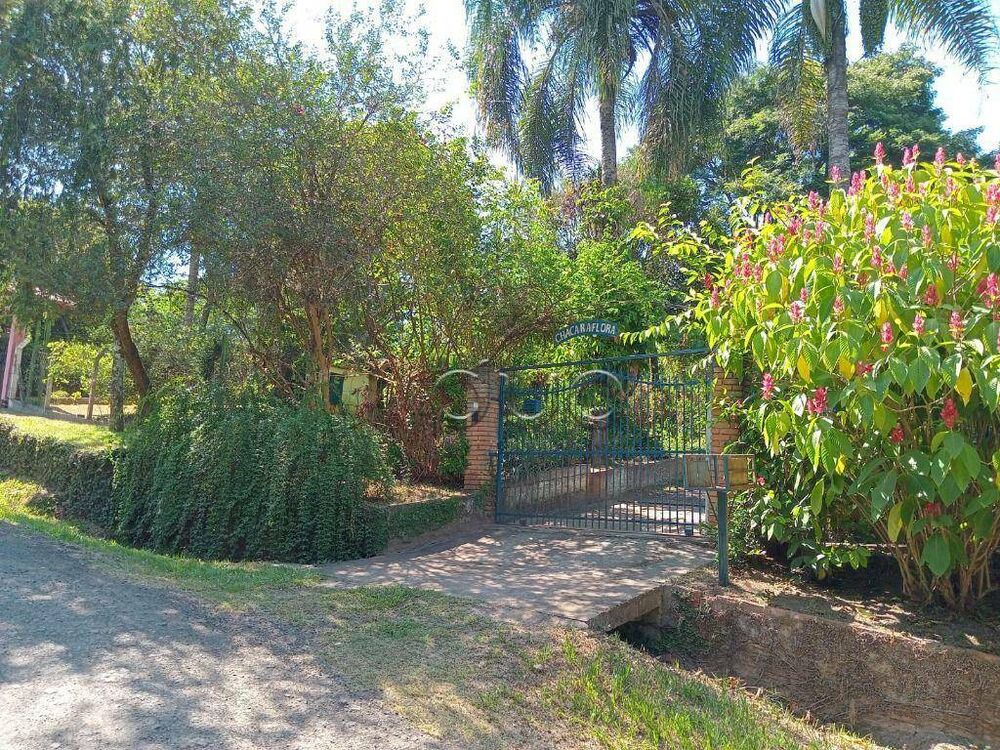 Chácara à venda com 3 quartos, 250m² - Foto 2