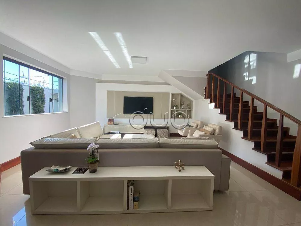 Casa à venda com 4 quartos, 375m² - Foto 4