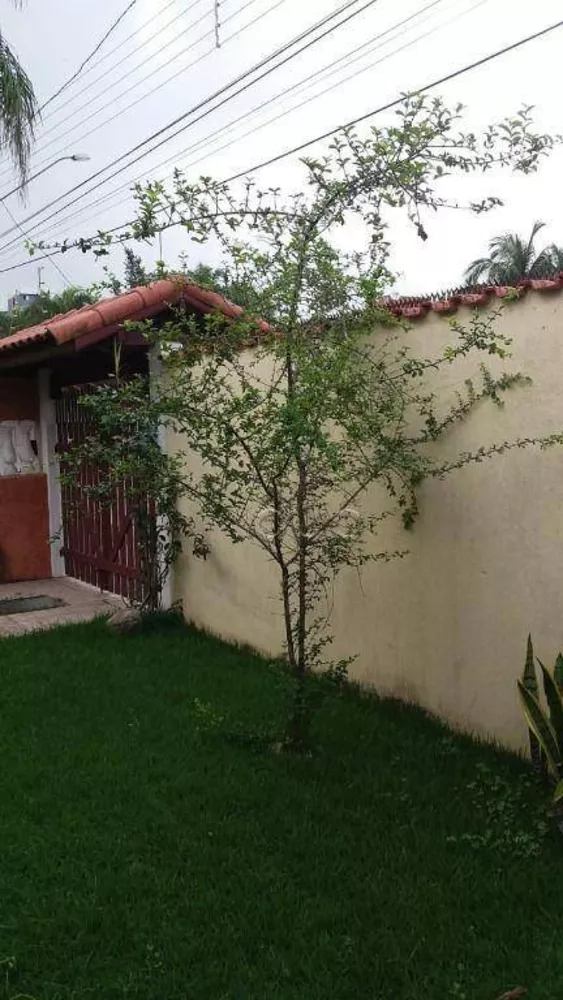 Casa à venda com 2 quartos, 160m² - Foto 2