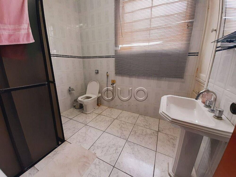 Casa à venda com 3 quartos, 289m² - Foto 1