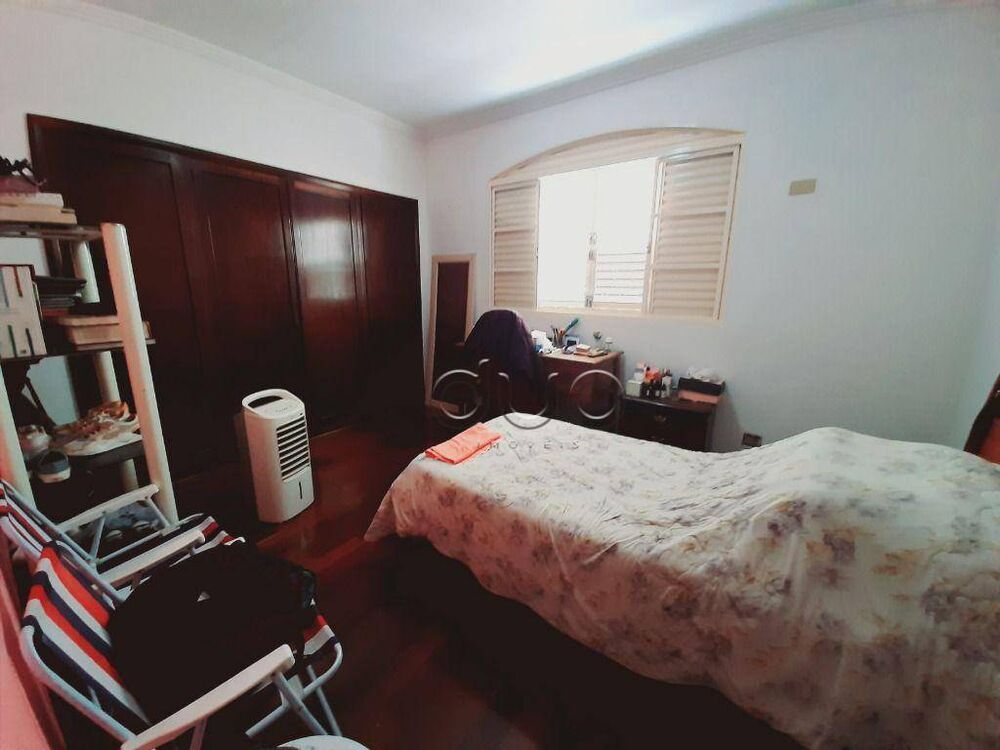 Casa à venda com 3 quartos, 289m² - Foto 2