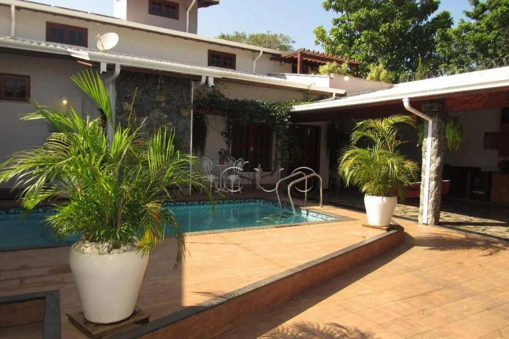 Casa, 2 quartos, 243 m² - Foto 1