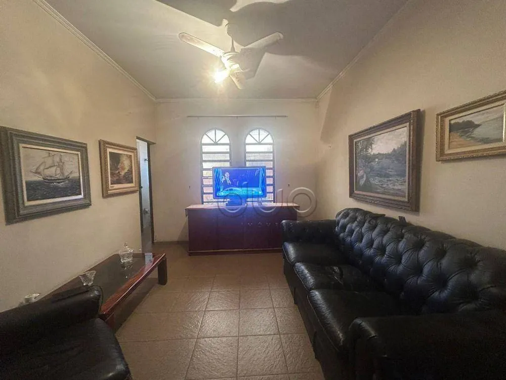 Casa, 3 quartos, 218 m² - Foto 1