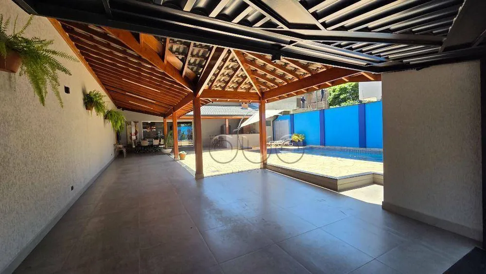 Casa, 3 quartos, 269 m² - Foto 1