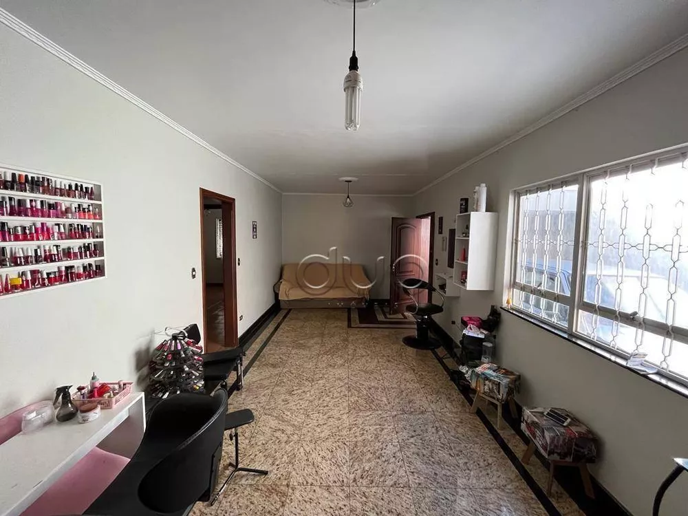 Casa à venda com 3 quartos, 286m² - Foto 1