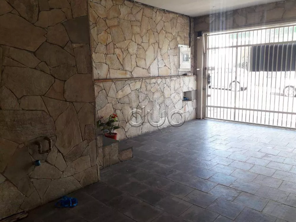 Casa à venda com 2 quartos, 160m² - Foto 2