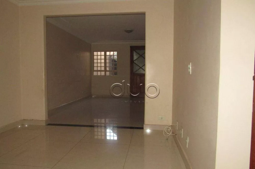 Casa à venda com 3 quartos, 131m² - Foto 4