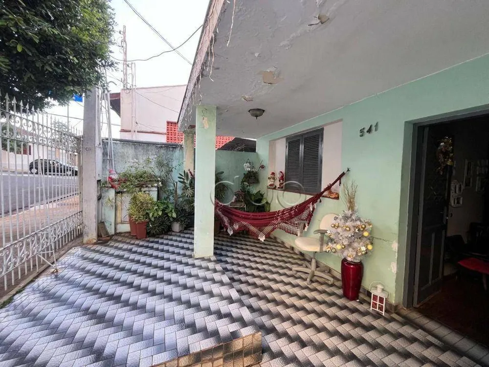Casa, 3 quartos, 239 m² - Foto 1