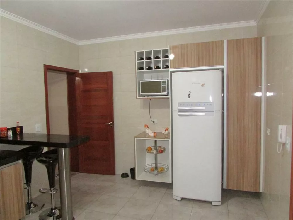 Casa à venda com 3 quartos, 260m² - Foto 11