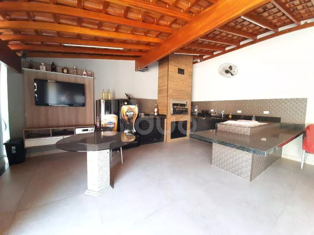 Casa à venda com 2 quartos, 195m² - Foto 1