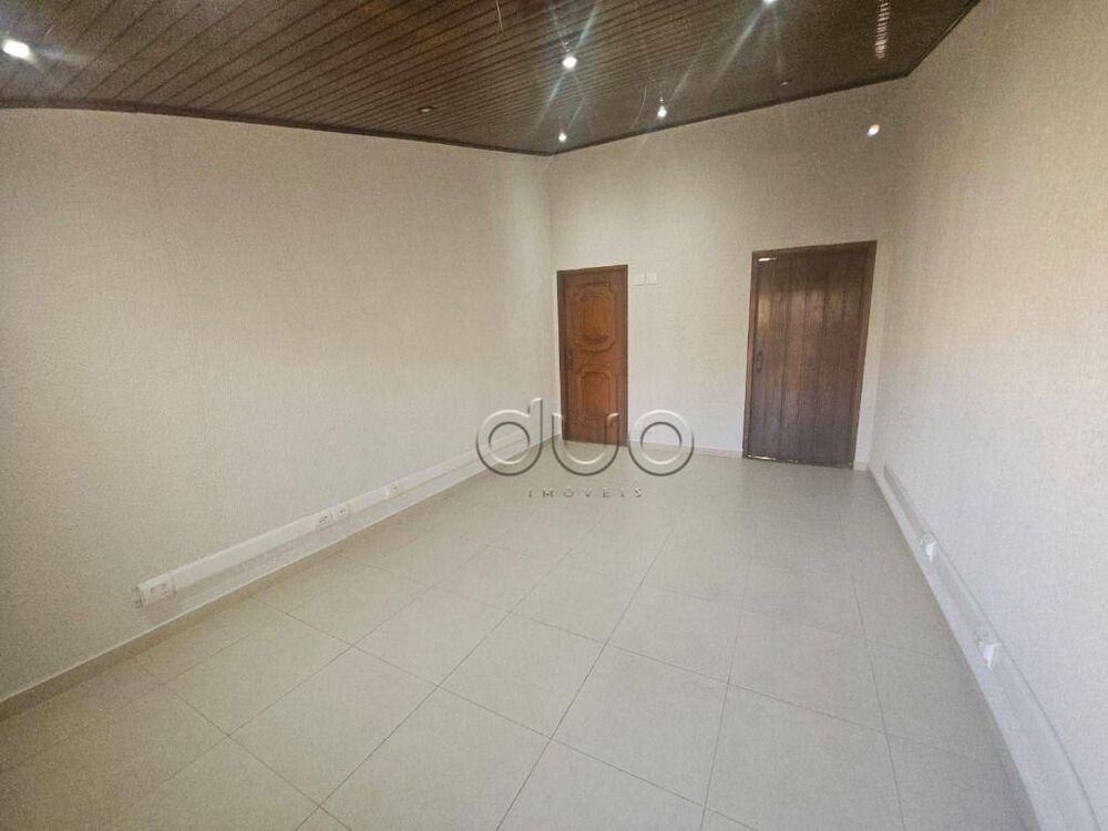 Casa para alugar com 4 quartos, 410m² - Foto 2
