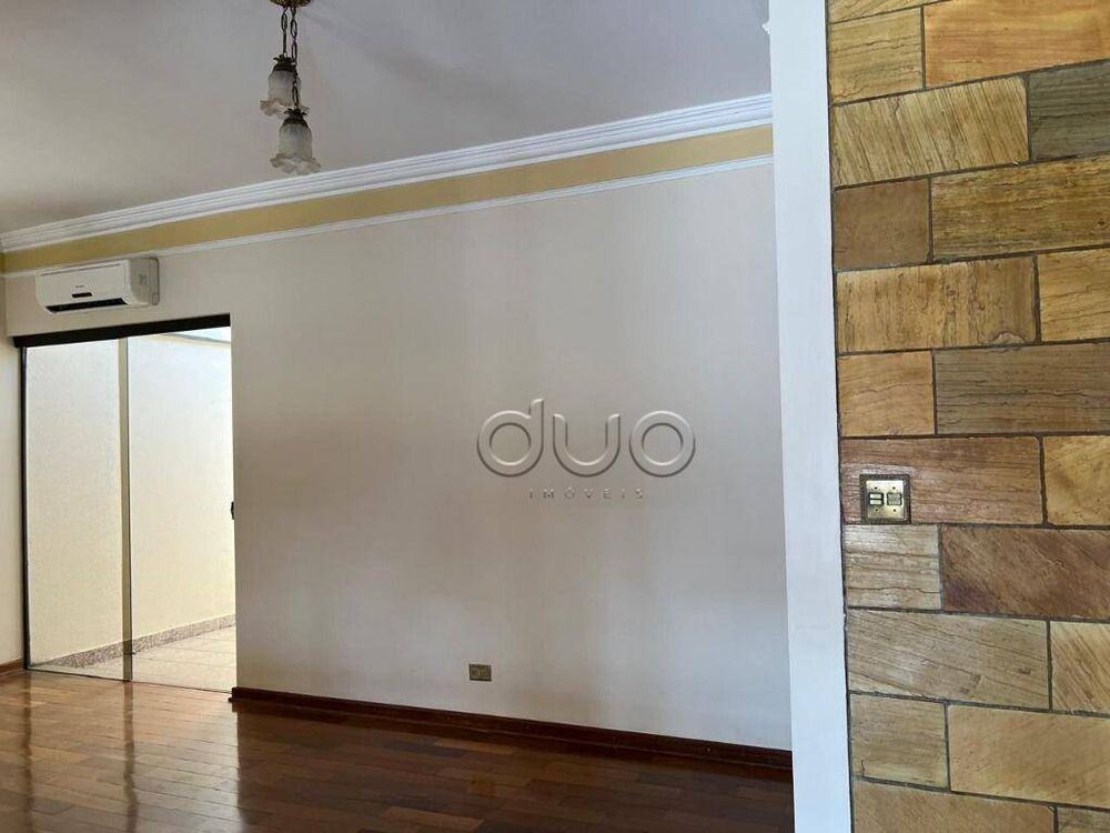 Casa, 3 quartos, 208 m² - Foto 1