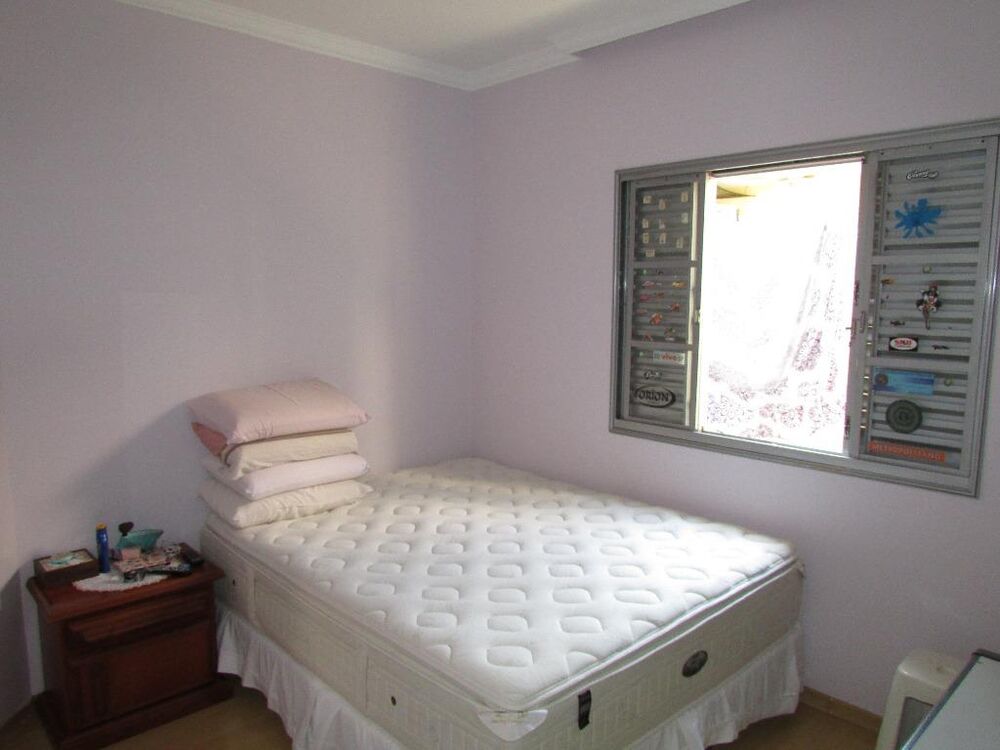 Casa, 3 quartos, 241 m² - Foto 1