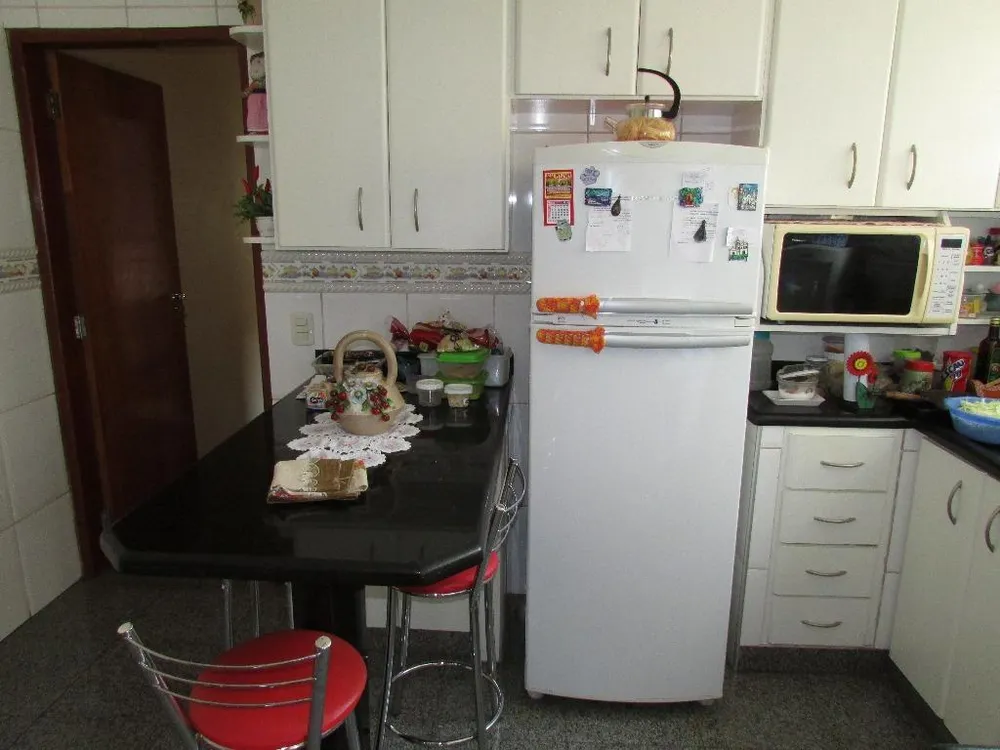 Casa, 3 quartos, 241 m² - Foto 3