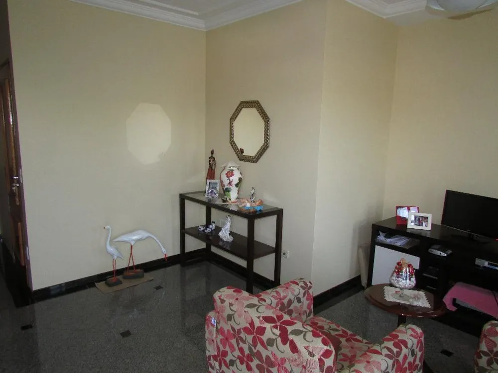 Casa, 3 quartos, 241 m² - Foto 2